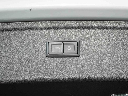 Used 2023 Audi Q5 2.0T Premium w/ Convenience Package image 41