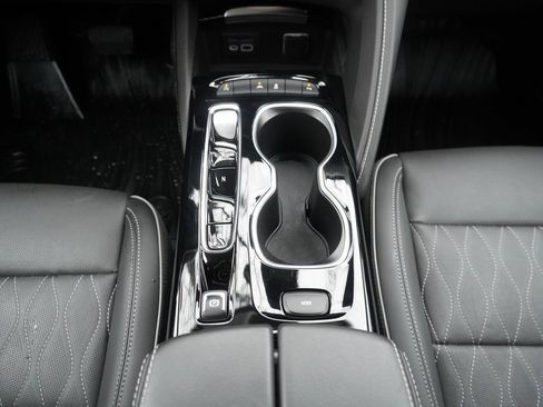 Used 2022 Buick Envision Avenir w/ Safety Package image 25