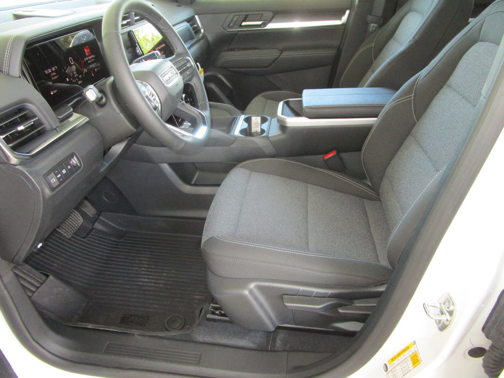 New 2027 GMC Terrain Elevation w/ LPO, Floor Liner Package FWD image 22
