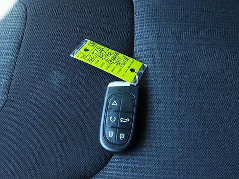 Used 2017 Jeep Cherokee Latitude w/ Comfort/Convenience Group image 63