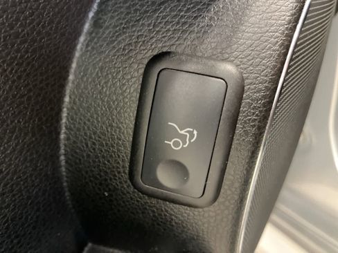 Used 2008 Mercedes-Benz C 300 Sedan image 14