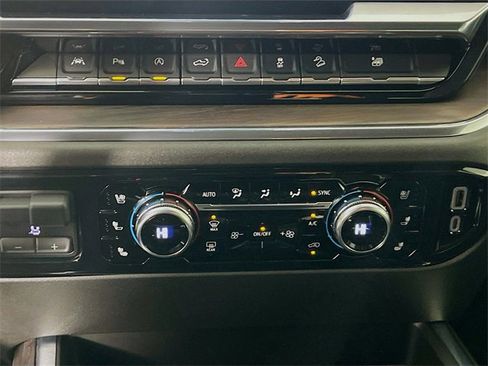 Used 2024 GMC Sierra 1500 SLT w/ SLT Premium Plus Package image 17