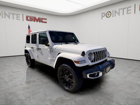 Used 2024 Jeep Wrangler Unlimited Sahara AWD/4WD image 11