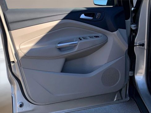 Used 2018 Ford Escape SE image 21