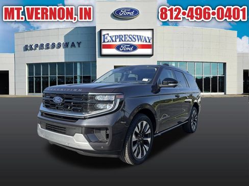 Used 2025 Ford Expedition Platinum w/ Driver's Package AWD/4WD image 2