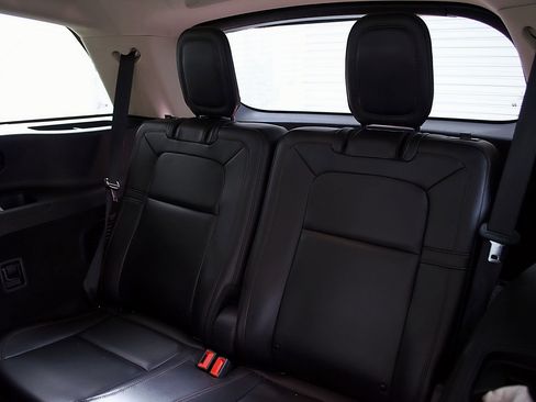 Used 2023 Lincoln Aviator Reserve w/ Equipment Group 201A image 18