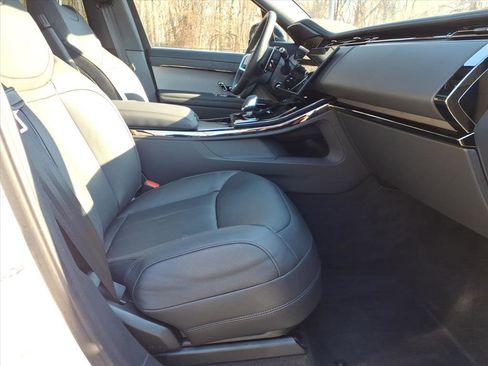 Certified 2025 Land Rover Range Rover Sport image 3