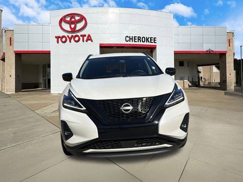 Used 2024 Nissan Murano SV w/ SV Midnight Edition Package image 2