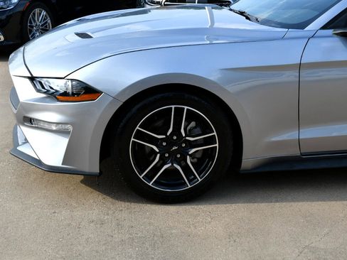 Used 2023 Ford Mustang Premium image 4