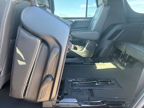 Used 2025 Chevrolet Tahoe Premier image 39