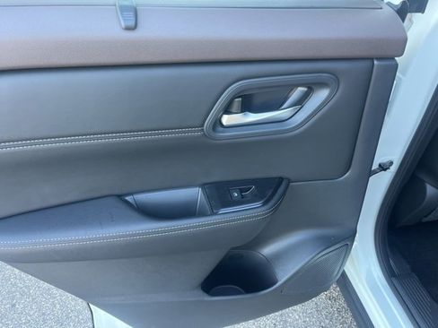 Used 2023 Nissan Rogue SV w/ SV Premium B Package image 28