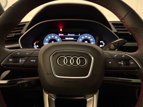 Used 2025 Audi Q3 2.0T Premium Plus w/ Premium Plus Package AWD/4WD image 11