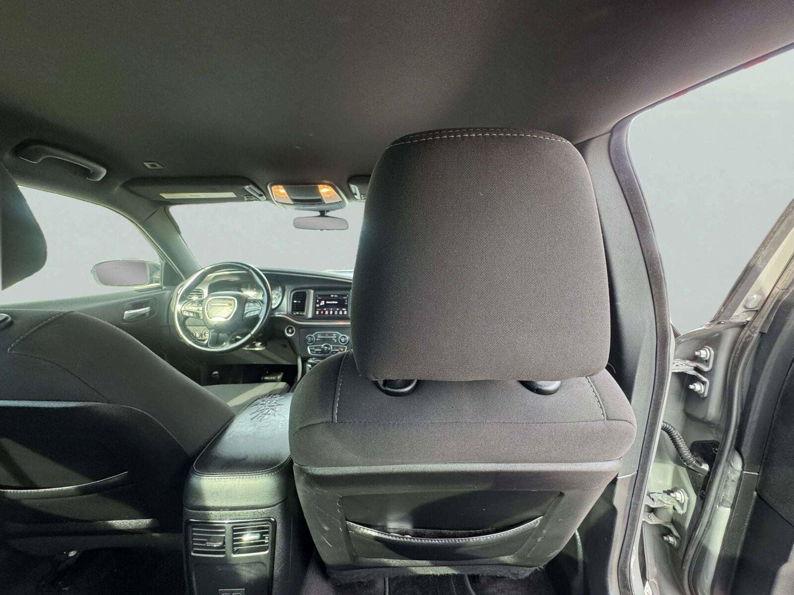 Used 2018 Dodge Charger SXT w/ Blacktop Package RWD image 35