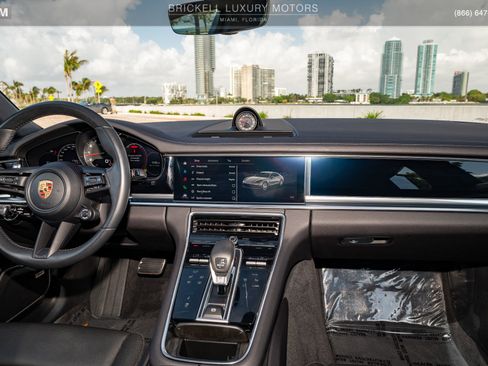 Used 2022 Porsche Panamera 4S image 11