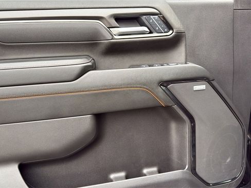 Used 2025 GMC Sierra 2500 AT4 image 23