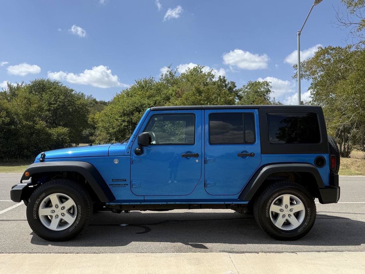 Used 2016 Jeep Wrangler Unlimited Sport w/ Quick Order Package 24S AWD/4WD image 6