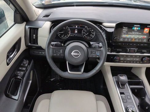 Used 2024 Nissan Pathfinder SL w/ SL Premium Package AWD/4WD image 15