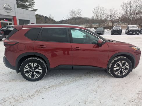 Used 2022 Nissan Rogue SV w/ SV Premium Package image 8