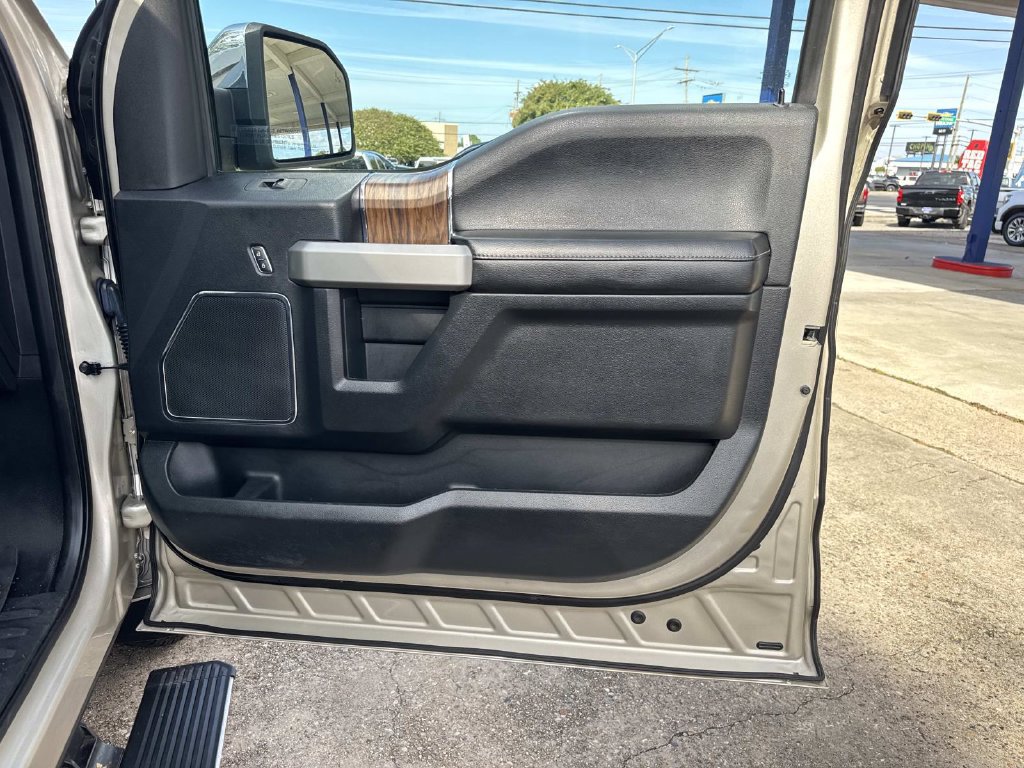 Used 2018 Ford F150 Lariat w/ Equipment Group 502A Luxury AWD/4WD image 18