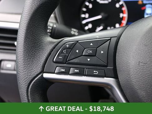 Used 2024 Nissan Altima 2.5 SV image 32