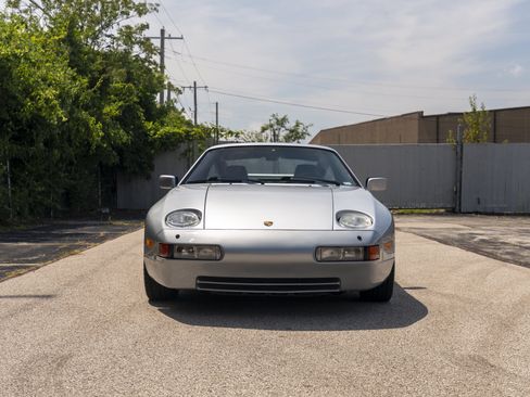 Used 1991 Porsche 928 S4 RWD image 2