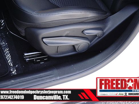 New 2026 Jeep Compass Latitude image 37