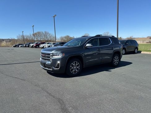 Used 2020 GMC Acadia SLT w/ LPO, Floor Liner Package image 3