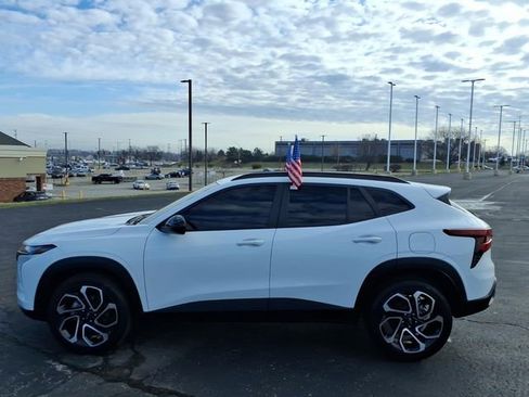 Used 2025 Chevrolet Trax RS w/ Driver Confidence Package FWD image 4