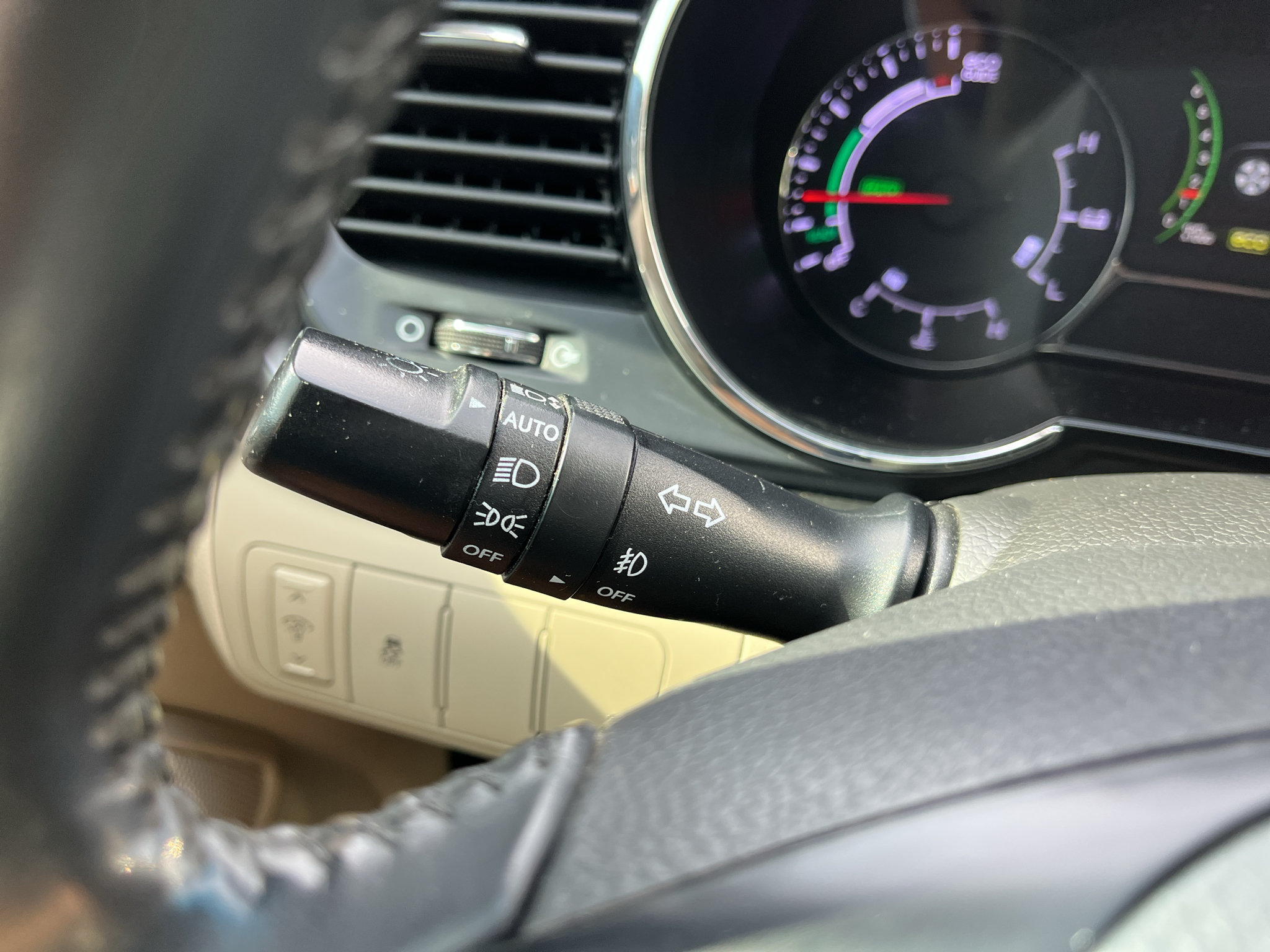 Used 2013 Kia Optima LX w/ Hybrid Convenience Pkg FWD image 16