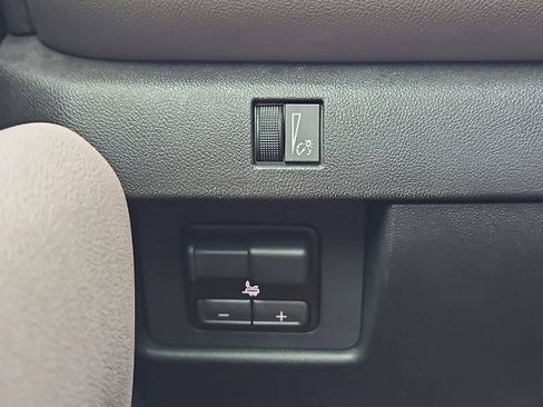 Certified 2024 Chevrolet Colorado ZR2 w/ ZR2 Convenience Package III AWD/4WD image 18