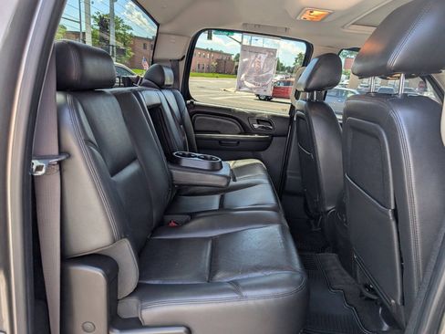 Used 2012 GMC Sierra 2500 Denali w/ Suspension Package, Off-Road AWD/4WD image 14