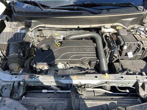 Used 2024 Chevrolet Equinox RS FWD image 30
