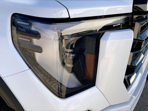 Used 2024 GMC Sierra 2500 AT4 w/ Technology Package image 25