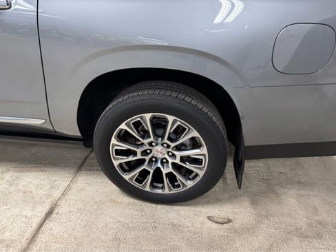 Certified 2025 GMC Yukon XL Denali w/ Denali Reserve Package image 9