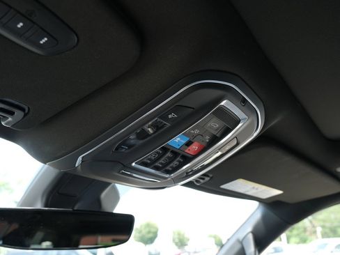 Used 2025 Jeep Wagoneer Series III w/ Premium Group I AWD/4WD image 18