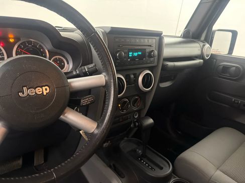 Used 2009 Jeep Wrangler Sahara w/ Trailer Tow Group AWD/4WD image 17
