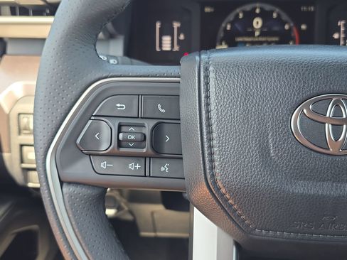 New 2026 Toyota 4Runner SR5 AWD/4WD image 13