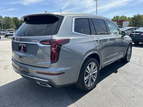 Used 2021 Cadillac XT6 Premium Luxury FWD image 8