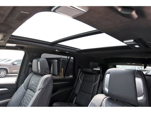 New 2026 Cadillac Escalade Platinum Sport w/ LPO, ONYX Package AWD/4WD image 24