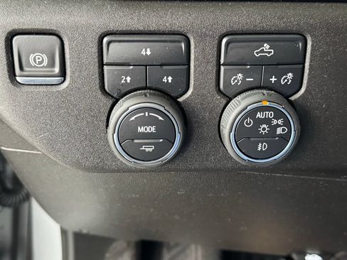 Used 2025 Chevrolet Silverado 2500 LT w/ Convenience Package AWD/4WD image 36