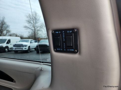 Used 2024 Chevrolet Express 2500 w/ Driver Convenience Package image 27