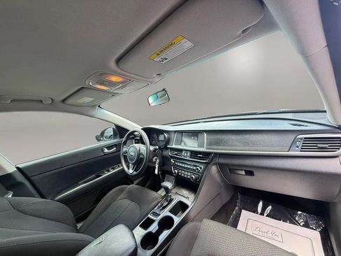 Used 2018 Kia Optima LX FWD image 12
