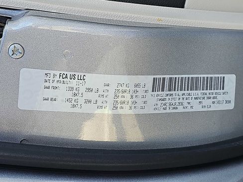 Used 2018 Chrysler Pacifica Touring-L w/ Tire & Wheel Group image 30