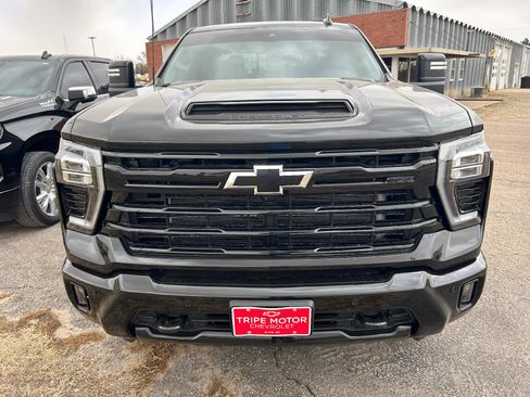Used 2024 Chevrolet Silverado 2500 LTZ w/ LTZ Plus Package image 2