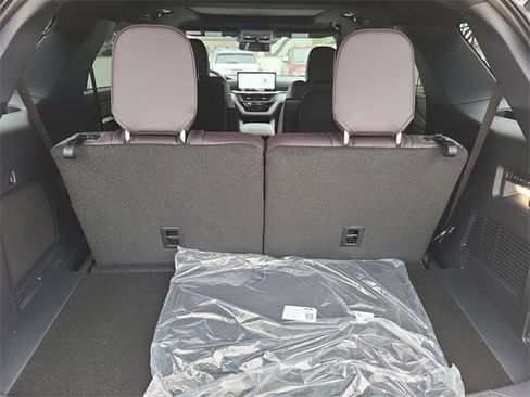 New 2026 Ford Explorer Platinum image 21