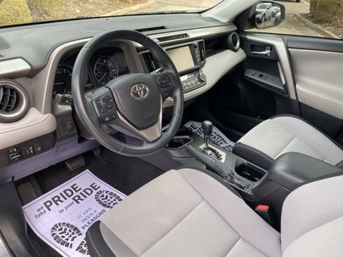 Used 2018 Toyota RAV4 XLE image 6