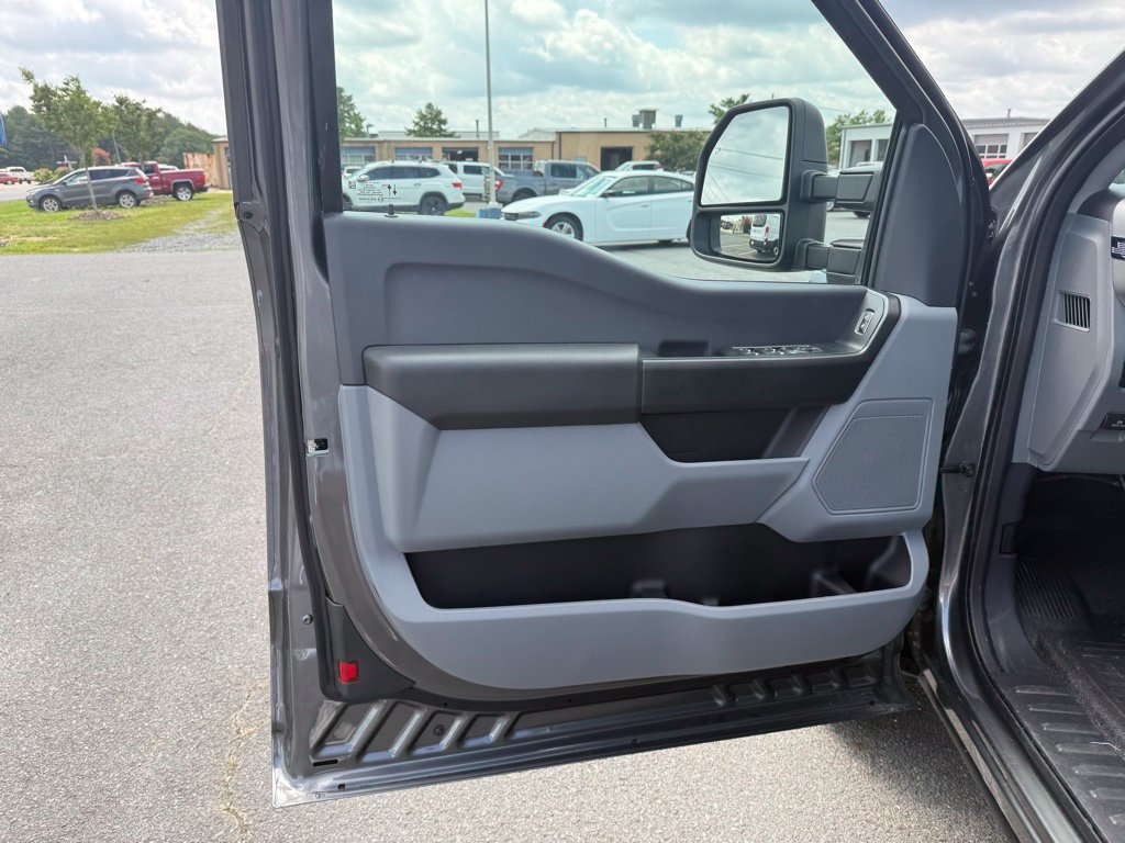 New 2025 Ford F350 XL w/ 360-Degree Camera Package RWD image 13