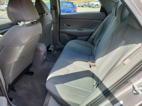 Used 2024 Hyundai Elantra SEL image 14