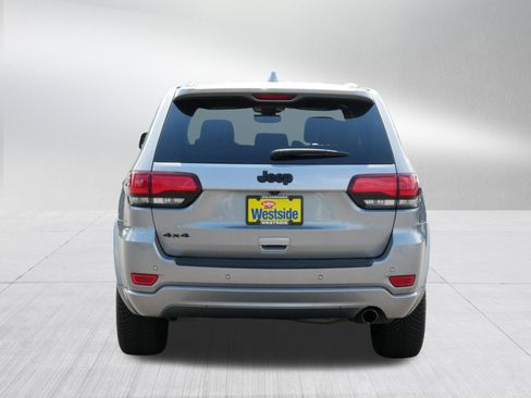 Used 2019 Jeep Grand Cherokee Altitude AWD/4WD image 6
