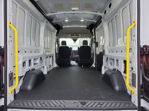 New 2026 Ford Transit 250 148 Medium Roof image 8